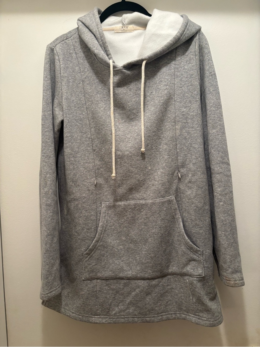 Bearsland Gray Hooded Pullover Sweatshirt for cold weather breastfeeding